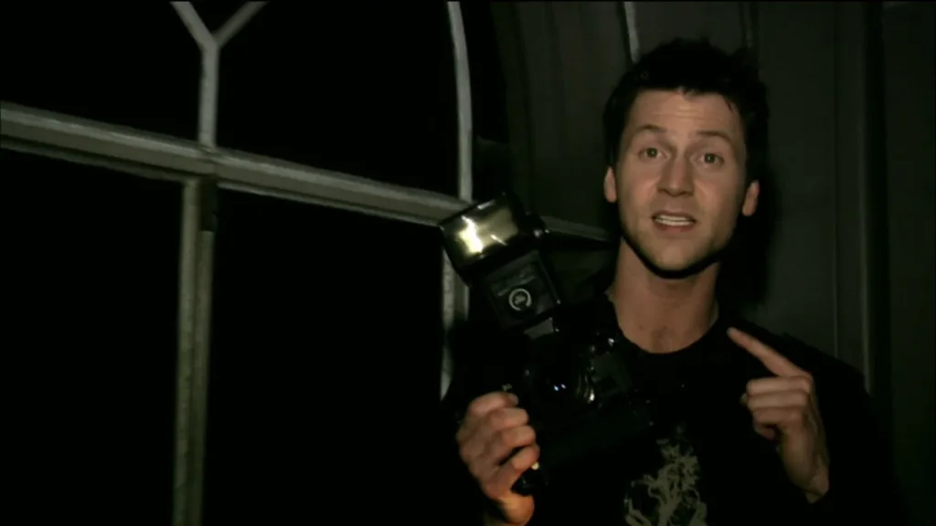 Grave Encounters (2011) Horror Movie Review