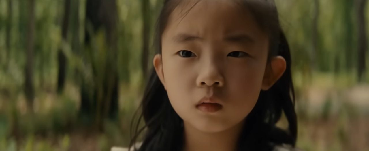 A screenshot from horror movie M. Night Shymalan Knock at the Cabin (2023)