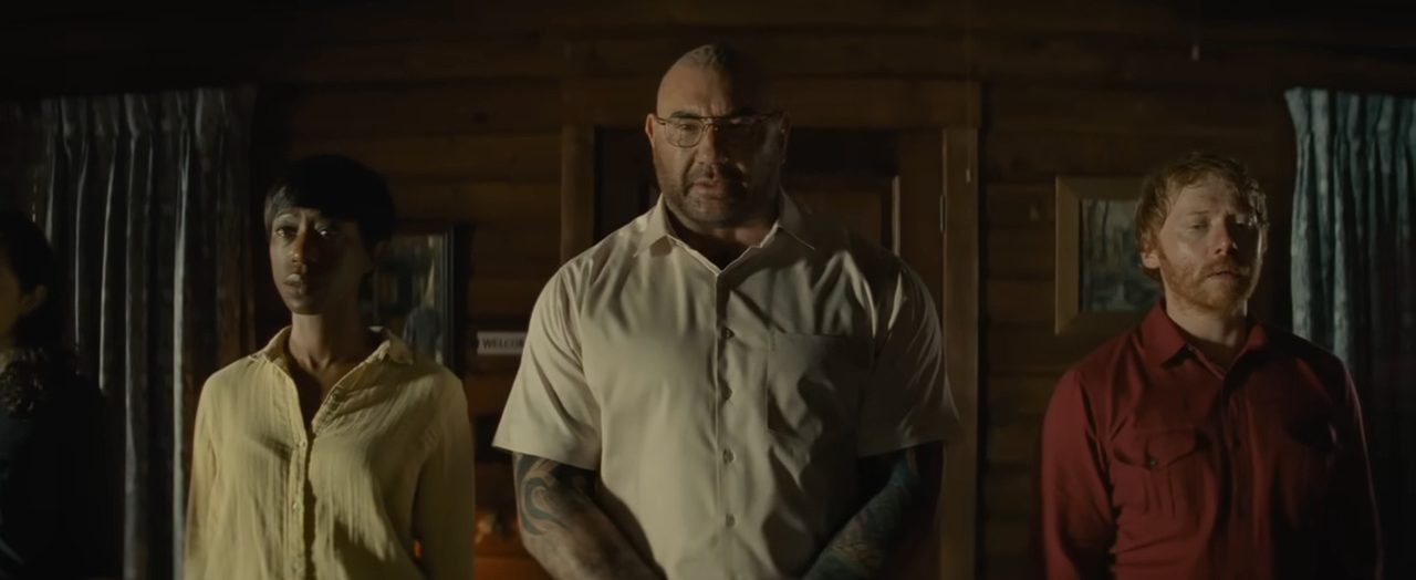 A screenshot from horror movie M. Night Shymalan Knock at the Cabin (2023)