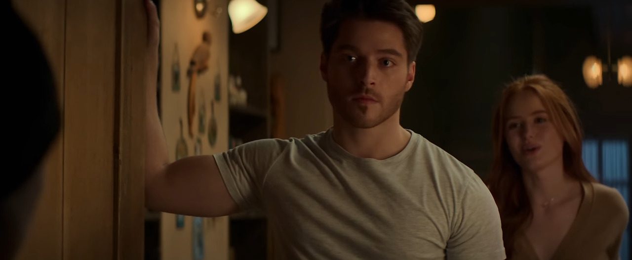 Screenshot from Horror Movie The Strangers: Chapter 1 (2024)