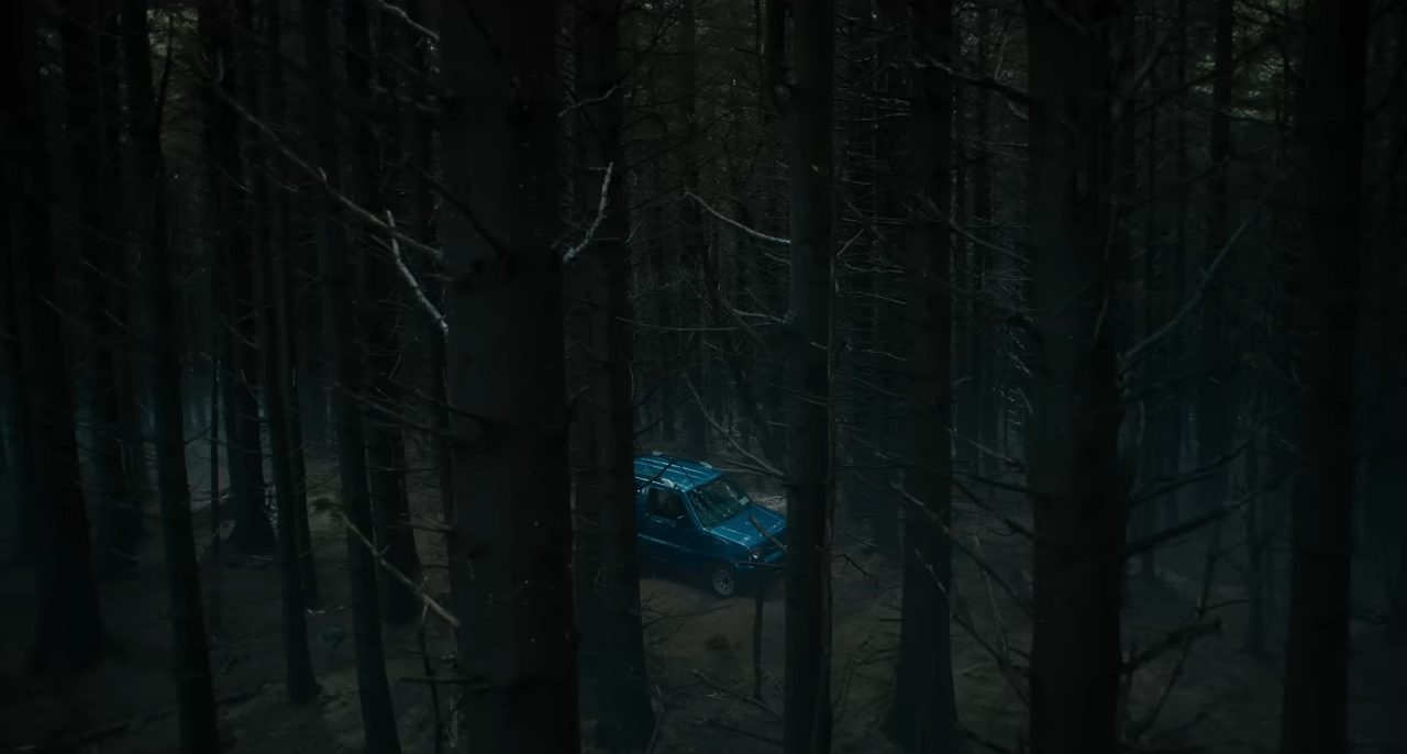 Screenshot from Ishana Night Shyamalan's horror movie The Watchers (The Watched)(2024)