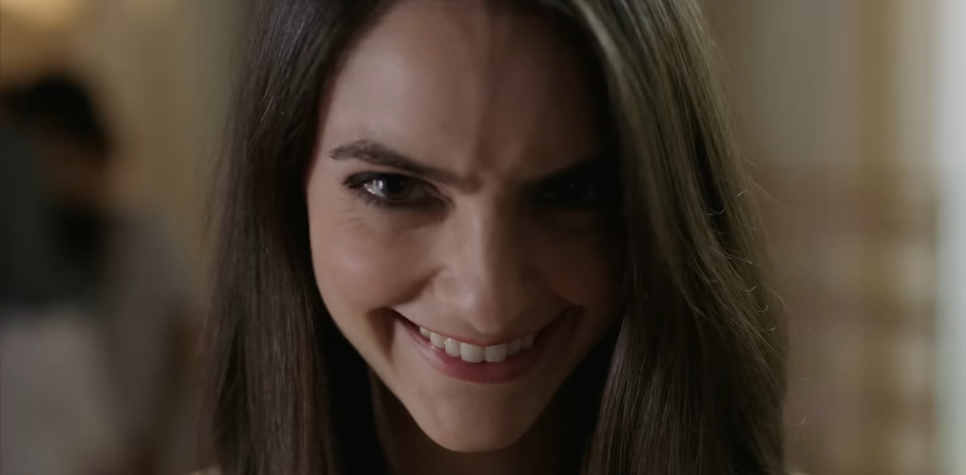 Screenshot from the horror movie Smile (2022)
