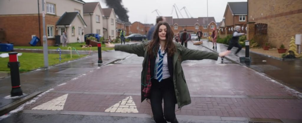 A screenshot from Christmas Zombie movie Anna and the Apocalypse (2017)