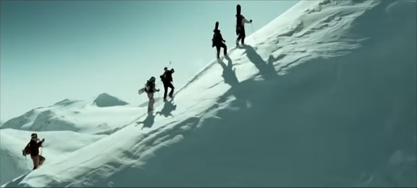 A screenshot from horror movie Cold Prey (2007)