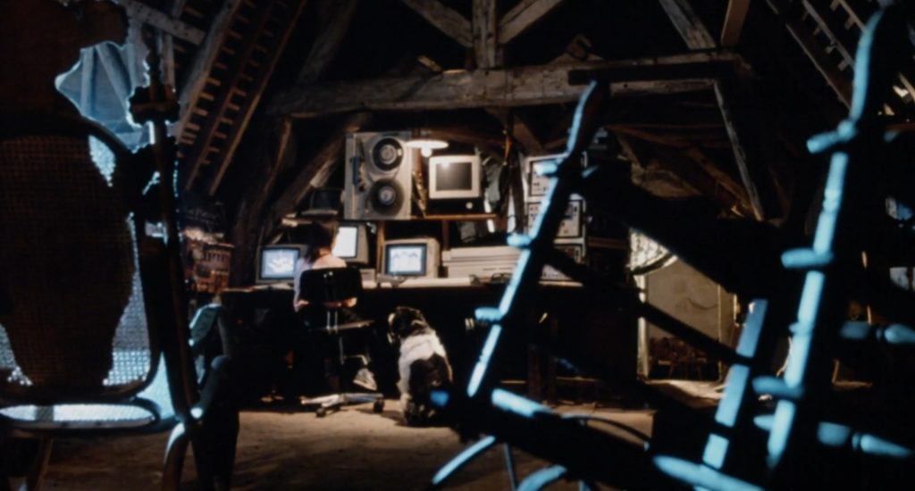 A screenshot from French Christmas horror movie Deadly Games (1989)