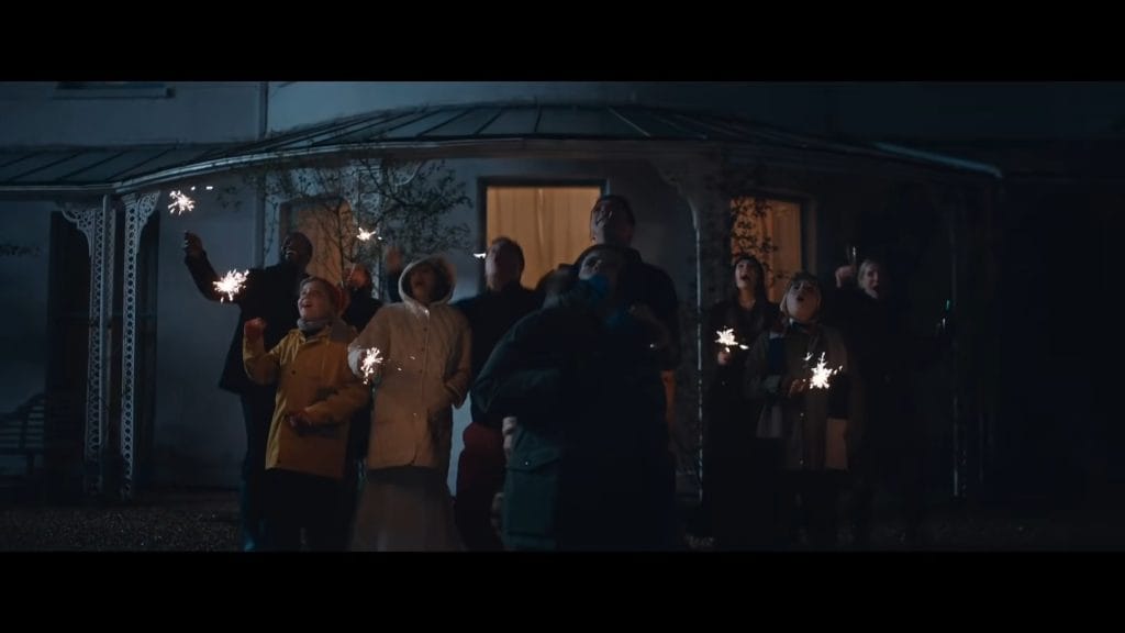 A screenshot from Christmas horror comedy Silent Night (2021)