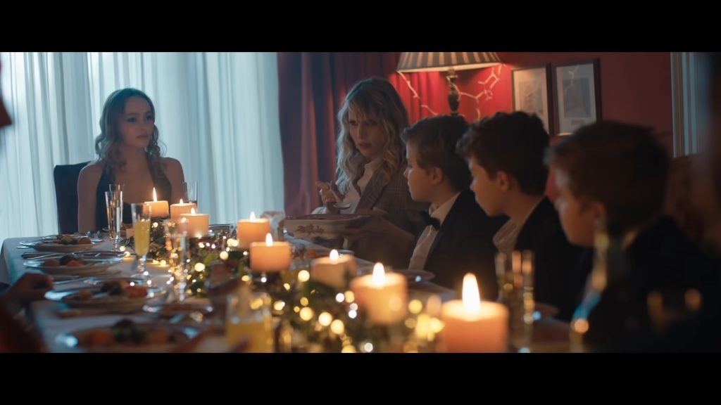 A screenshot from Christmas horror comedy Silent Night (2021)