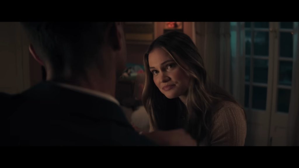A screenshot from rom-com slasher movie Heart Eyes (2025)