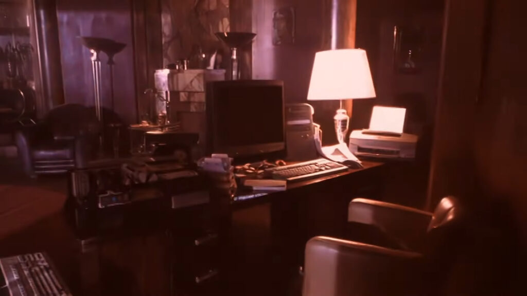 A screenshot from supernatural technology horror movie FeardotCom (2002)