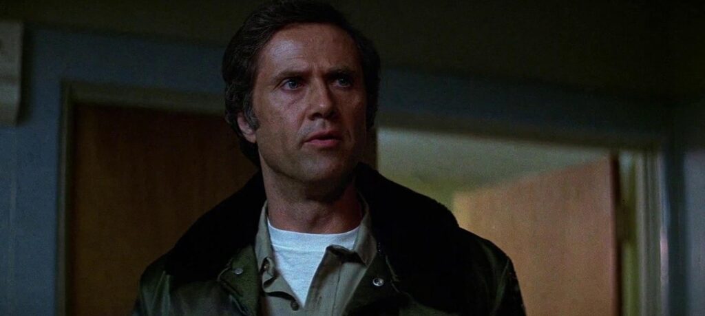 A screenshot from slasher movie Halloween 2 (1980)