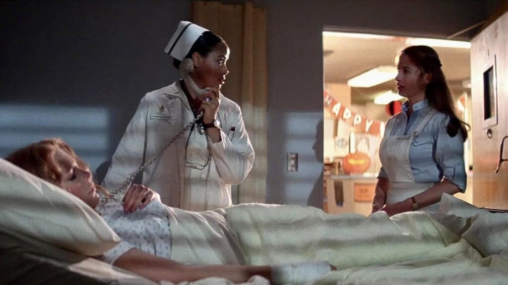 A screenshot from slasher movie Halloween 2 (1980)