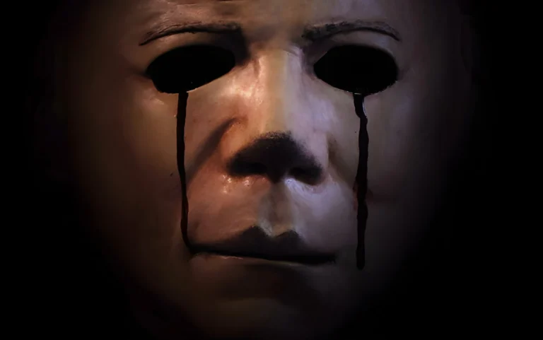 A screenshot from slasher movie Halloween 2 (1980)