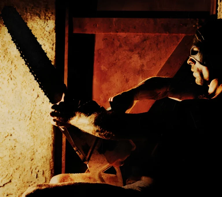 A screenshot from gorno horror movie Hostel (2005)