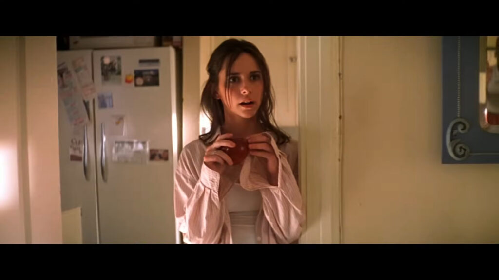 A screenshot from slasher movie I Still Know What You Did Last Summer (1998)