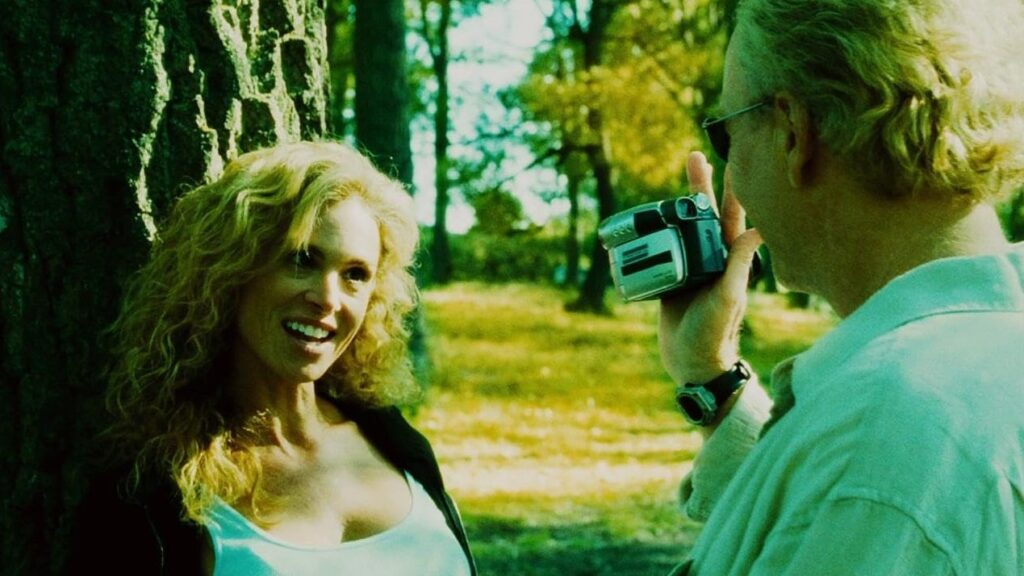 A screenshot from splatter horror movie Saw 3 (2006)