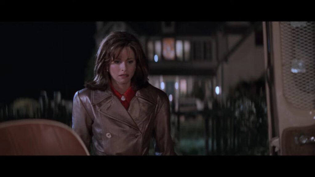 A screenshot from teen slasher movie Scream (1996)