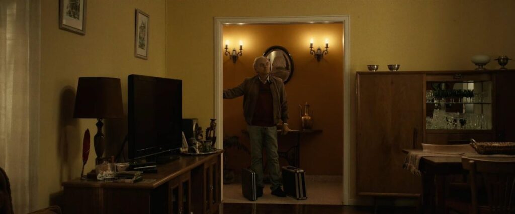 A screenshot from horror movie Terrified (2017)