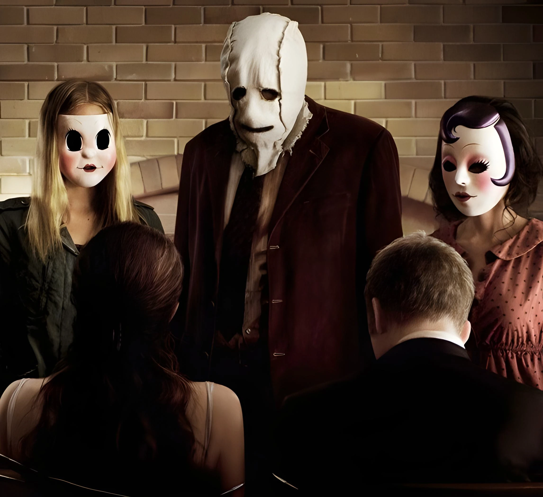 A screenshot from horror movie The Strangers (2008)